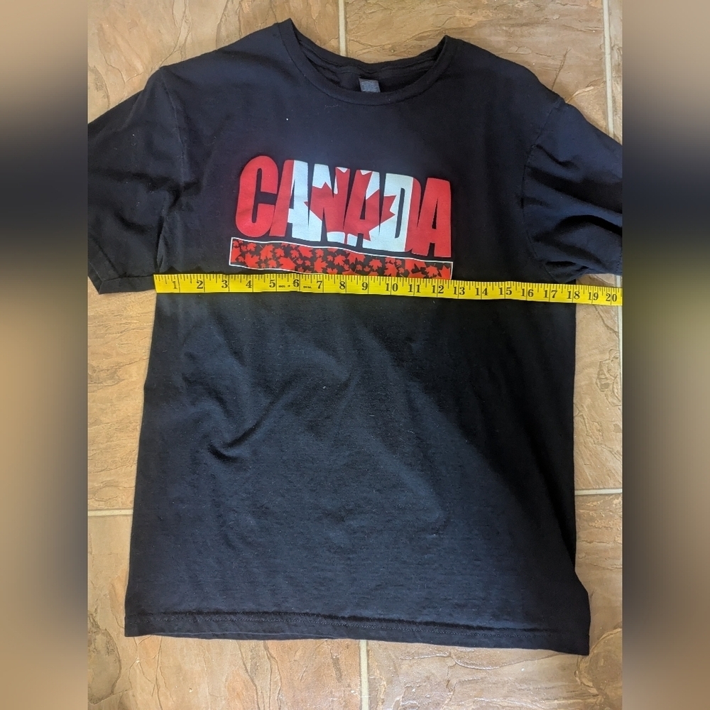 2/$15 Men's Black Canada Cotton Graphic T-Shirt- Red And White- Size Medium - Picture 2 of 5
